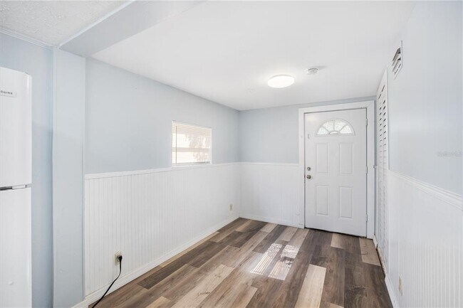 Photo - 2000 43rd St S