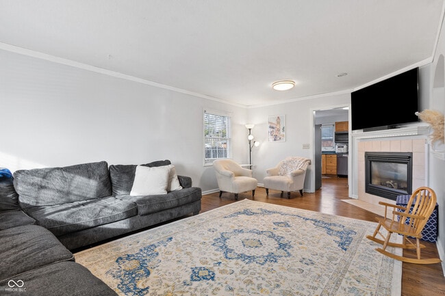 Photo - 1108 E 106th St