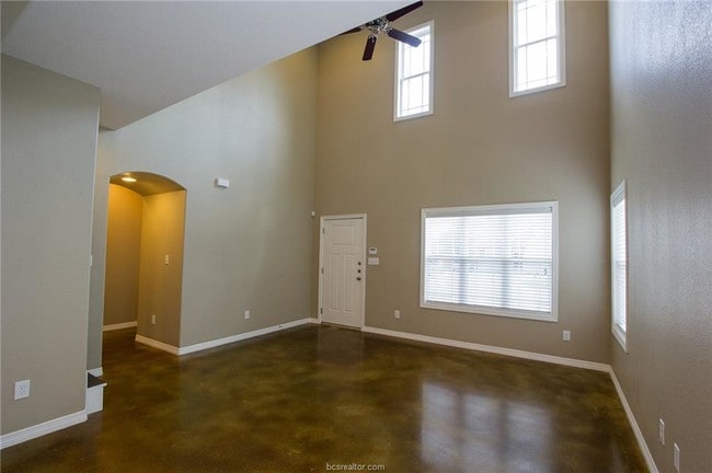 Photo - 3200 Link St