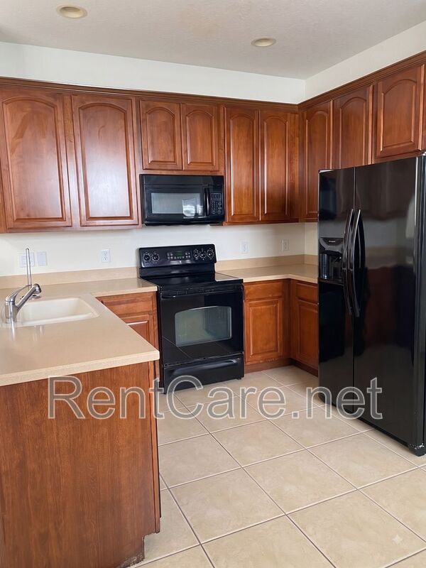 Photo - 831 Enclair St