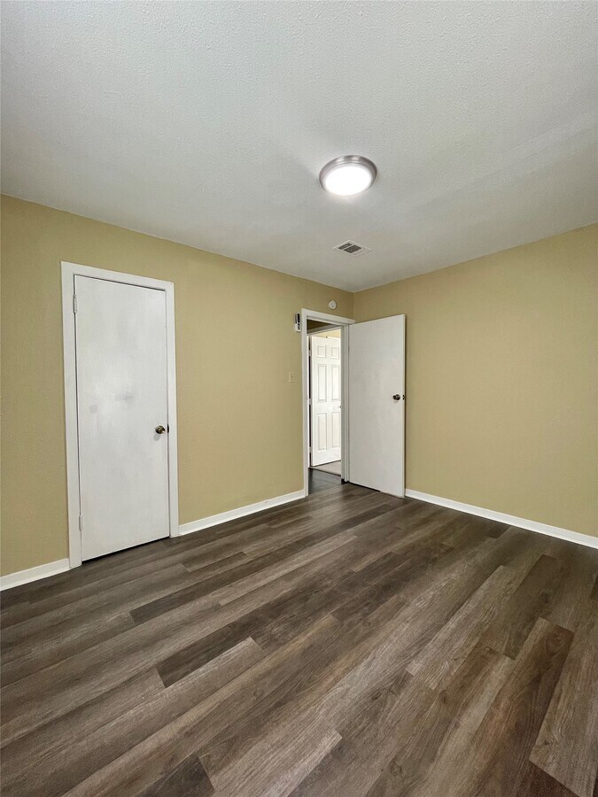 Photo - 611 N Avenue D