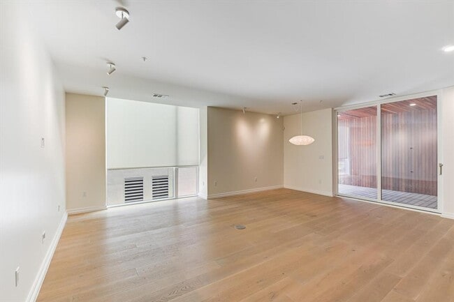 Photo - 1010 W 10th St Unit 203