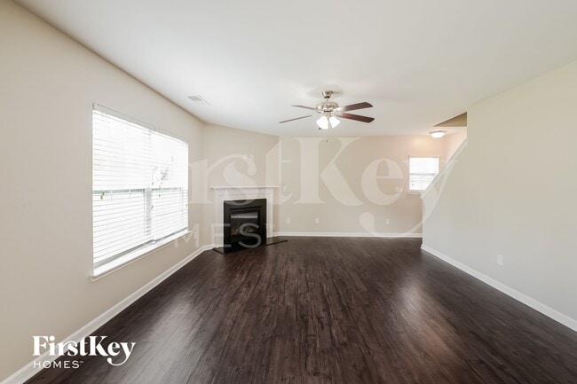 Photo - 1684 Castle Peak Dr