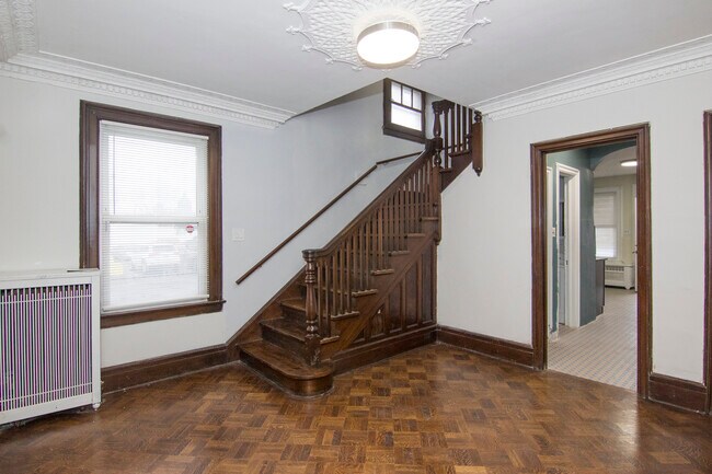 Photo - 131 Hawley St