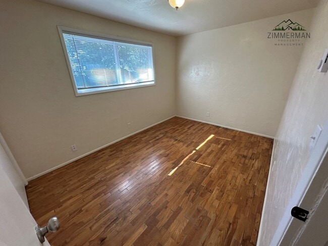 Photo - 3793-3795 Redwood Dr
