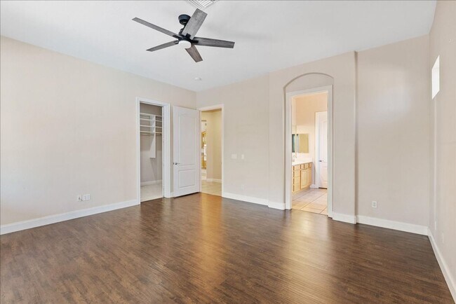 Photo - Status: Accepting Applications