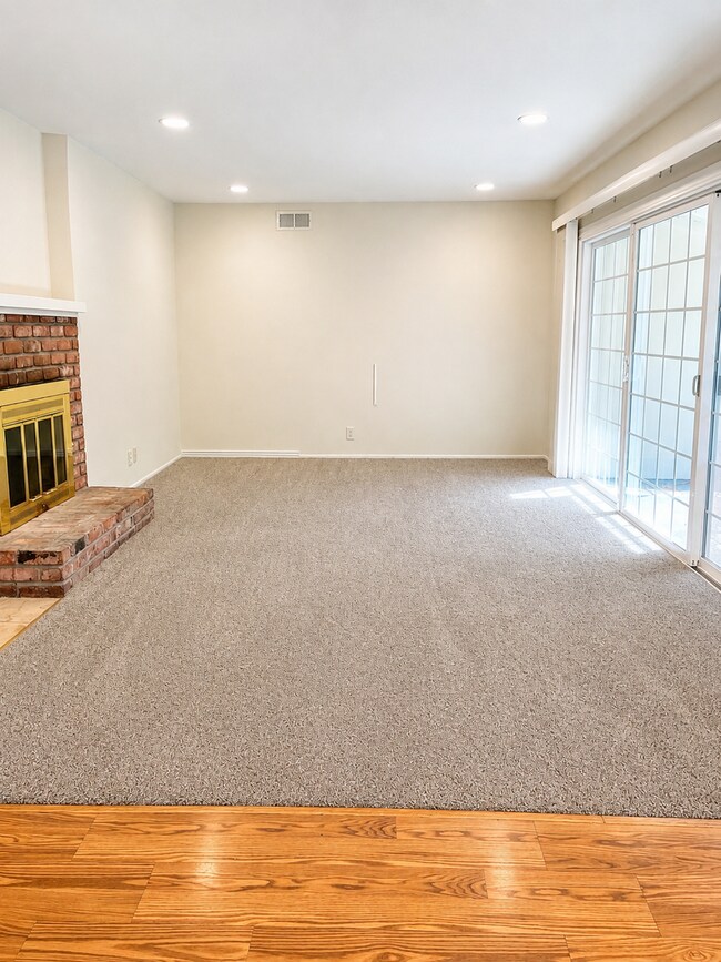 Photo - Lovely 3 bedroom 2 bathroom home in San Jose. Available for rent Now!