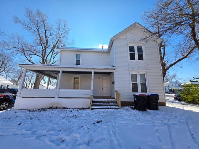 Building Photo - 308 E Clark St Unit B