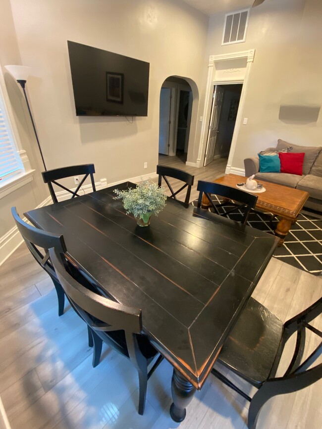 Dining Table - 292 W 300 N Unidad 292 Lehi (West)