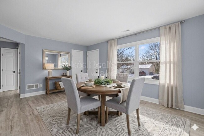 Photo - 9722 Lorna Ln