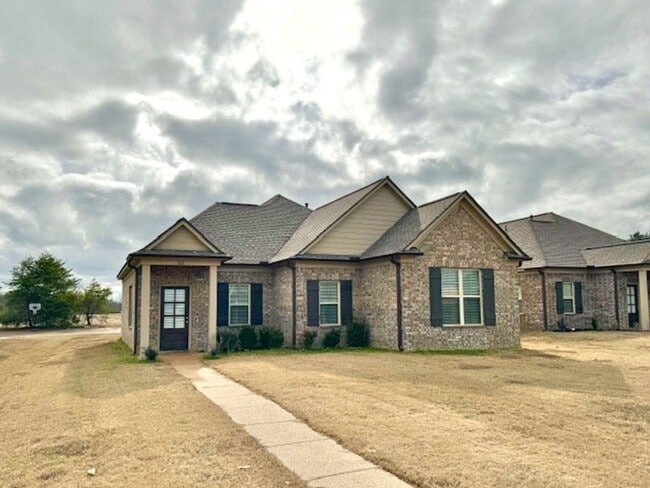 Photo - AzaleaDrive385 Unidad 1