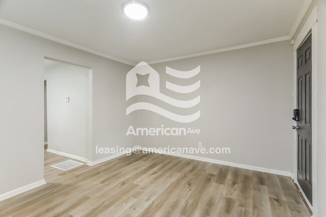 Photo - 716 84th Pl S