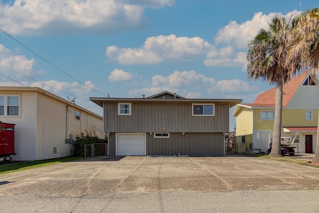 Photo - 170 Barracuda St