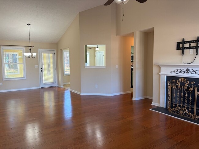 Photo - Beautiful Stepless Ranch