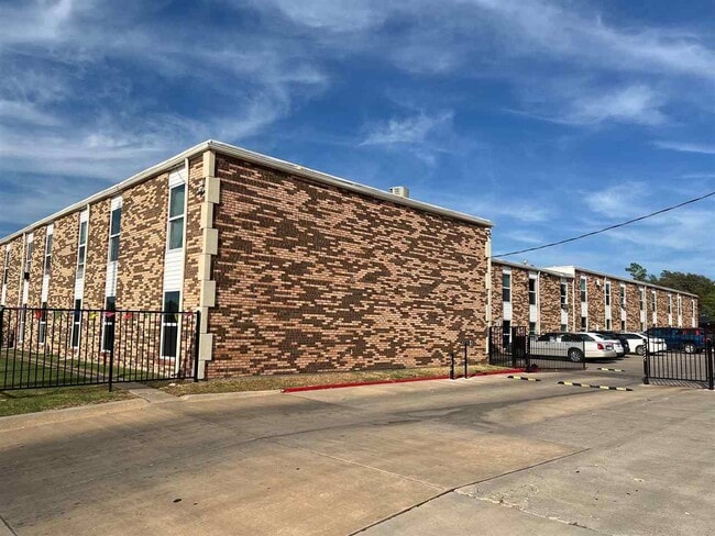 Photo - 2107 NW 38th St