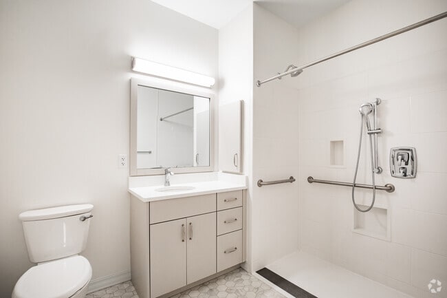 1 BR, 1 BA - 671 SQFT