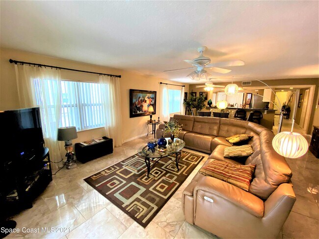 Photo - 603 Shorewood Dr Unit F206