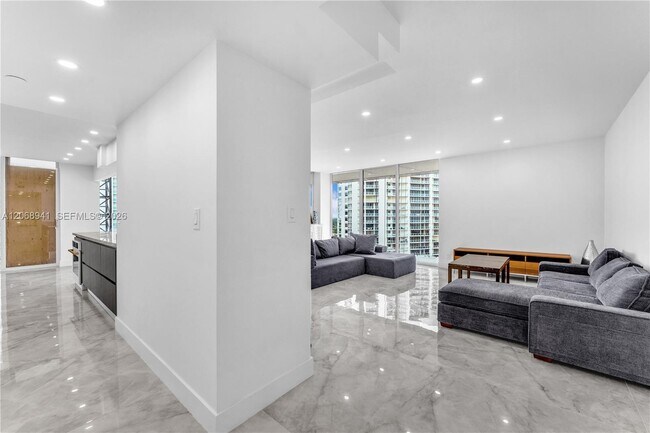 19355 Turnberry Way Unit 14D