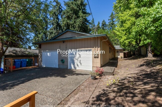 Building Photo - Spacious Duplex in Oak Grove - Fenced Yard! Rental