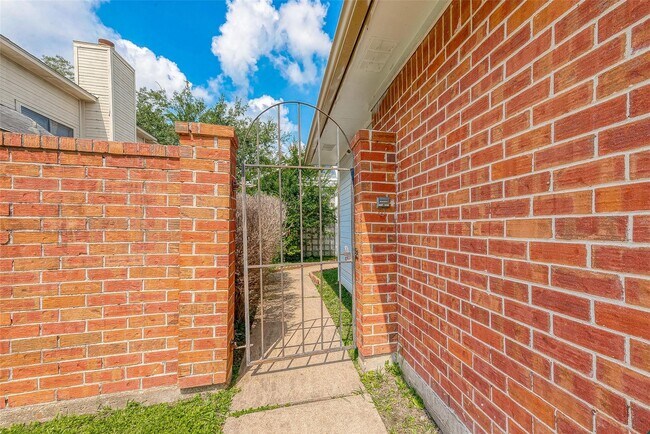Photo - 9310 Corner Oaks Ln