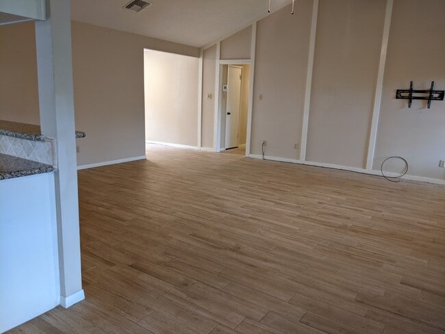 Photo - 2519 Buffalo Trail