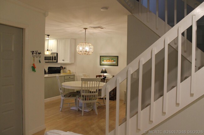 Photo - 301 SE Castle Ct