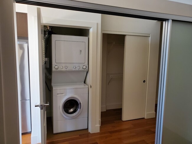 InUnit Laundry - 2911 2nd Ave Unit 609