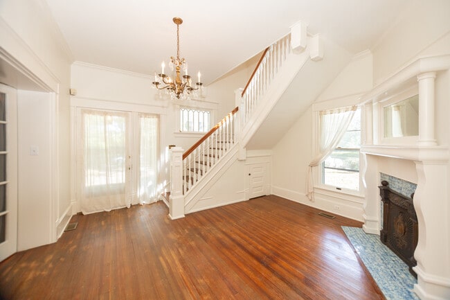 Building Photo - 1014 Shepherd St