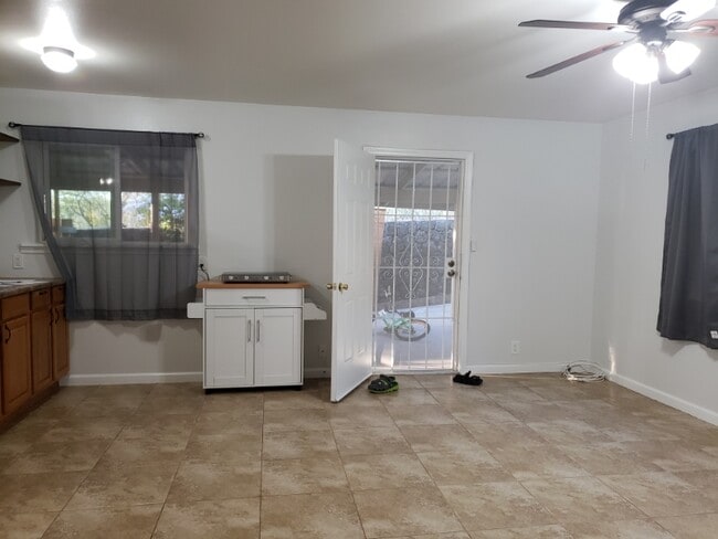 Photo - 75-261 Pumehana St