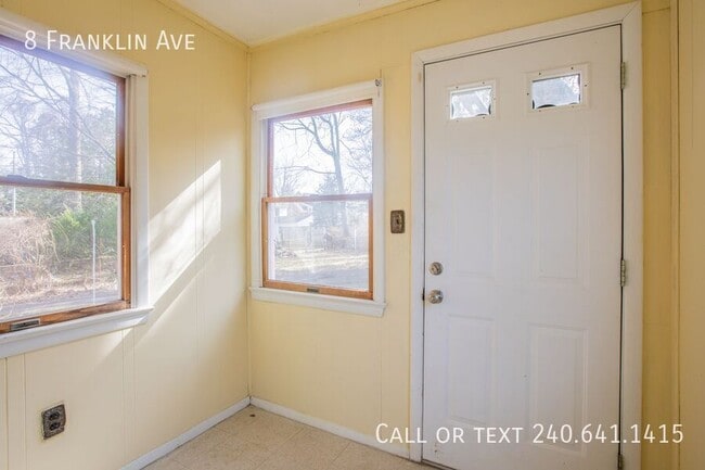 8 Franklin Ave