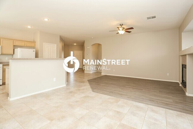 Photo - 3530 Driving Range St