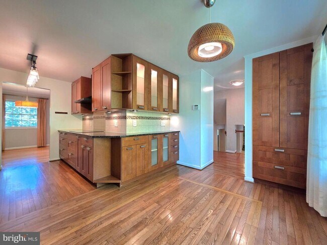 2215 Collingwood Rd