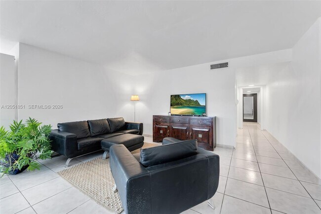 Photo - 11840 NE 19th Dr Unit 9