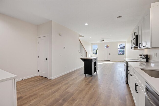 Photo - 717 E Lacrosse Ave