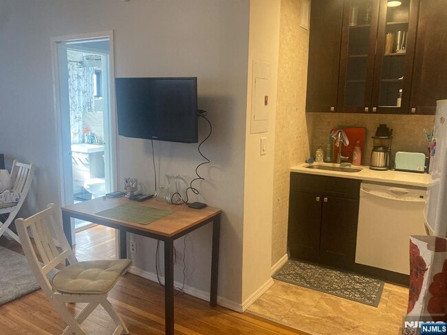 Photo - 3001 Edwin Ave Unit 3J