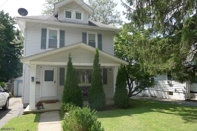 Building Photo - 35 Hillside Ave