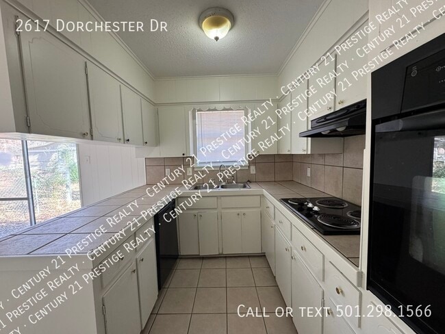 Photo - 2617 Dorchester Dr