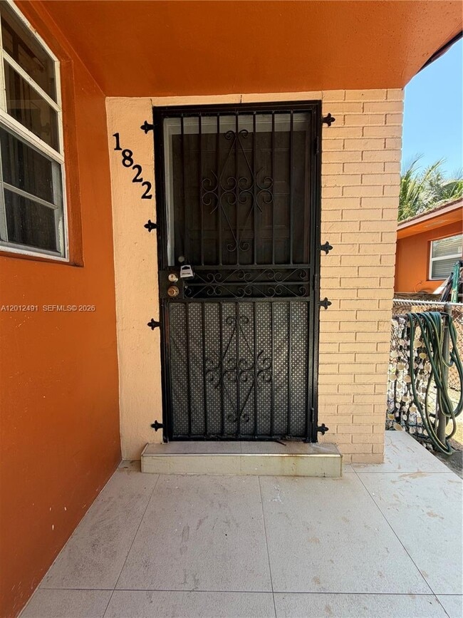 Building Photo - 1820 NW 19th Ave Unit 1822