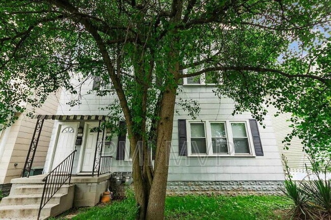 Building Photo - 2562 Deming Ave Rental