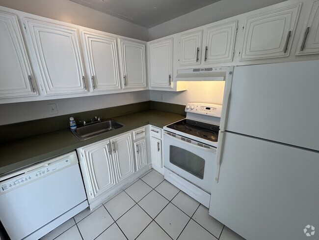 Building Photo - 488 NW 165th St Rental