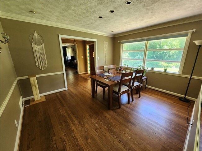 Photo - 2324 Clairmont Rd