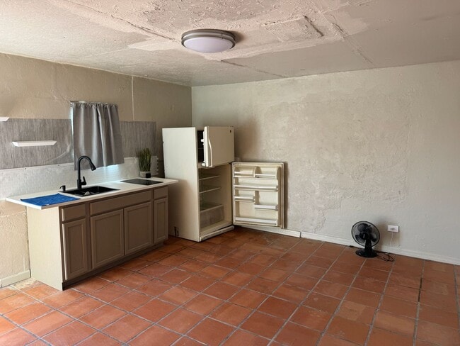 Photo - Centrally Located 1 Bedroom Studio Style R...