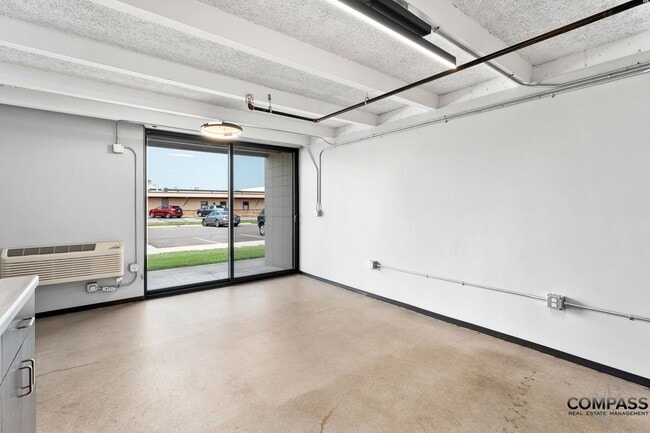 Photo - The Howard Apartments