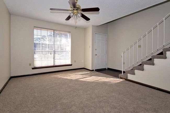 Photo - 1536 Richmond Dr
