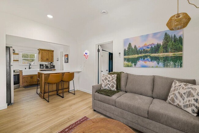 Photo - Halliday Unit 417 E Halliday St