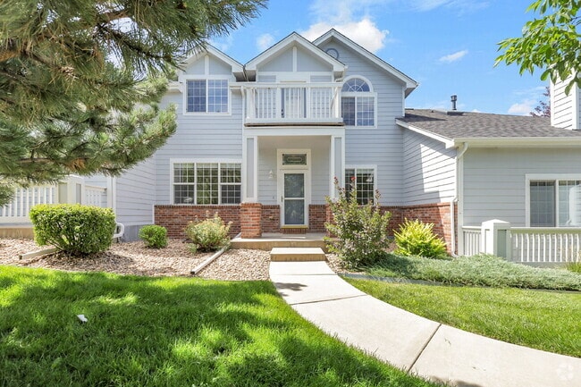 Building Photo - $2,595 - 3 Bed, 3 Bath Townhome in Aurora ...