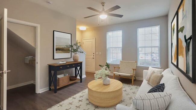 Sala de estar con suelo de superficie dura - Summit Crossing