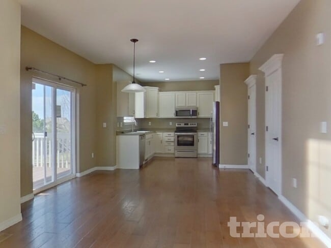 Photo - 305 Calhoun Cir