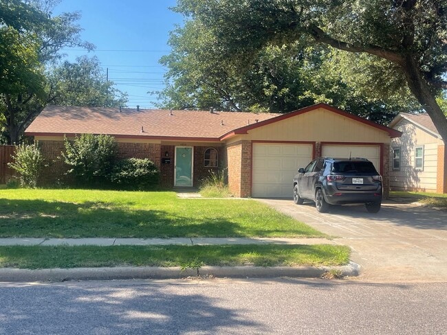 Building Photo - Great House