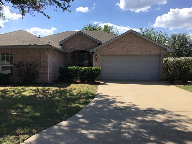 Photo - 1120 Darren Dr House